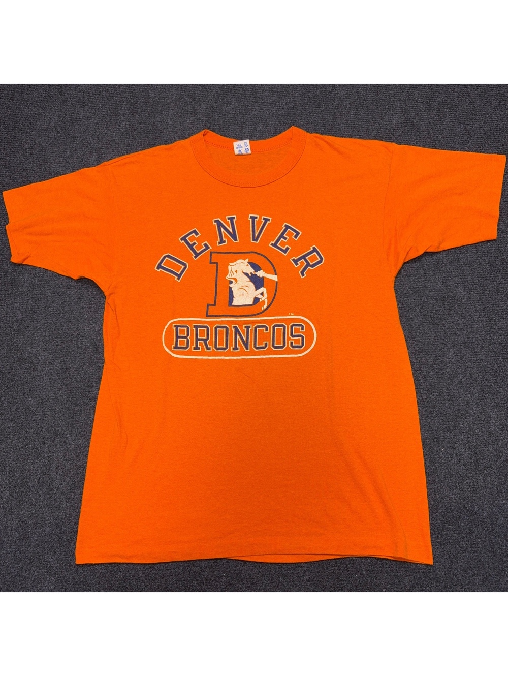 Vintage Champion Denver Broncos Men's T-Shirt Large Orange Graphic
